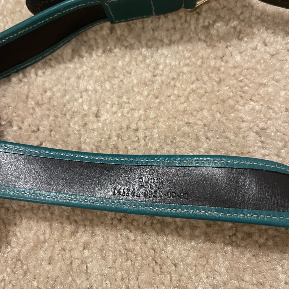 Gucci Teal Leather Men's Belt with Gold Buckle - Picture 4 of 4
